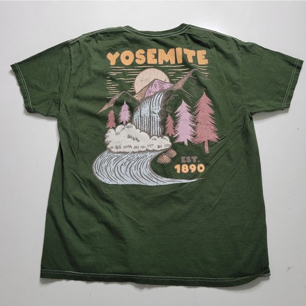 NEW YOSEMITE NATIONAL PARK TSHIRT L LARGE CLIMBING MOUNTAIN CALIFORNIA NWT